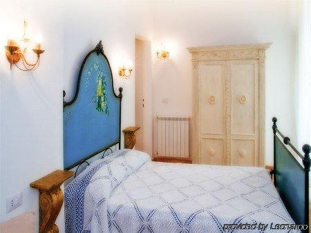 ローマ ナヴォナ ゴヴェモ ヴェチオ Bed & Breakfast エクステリア 写真